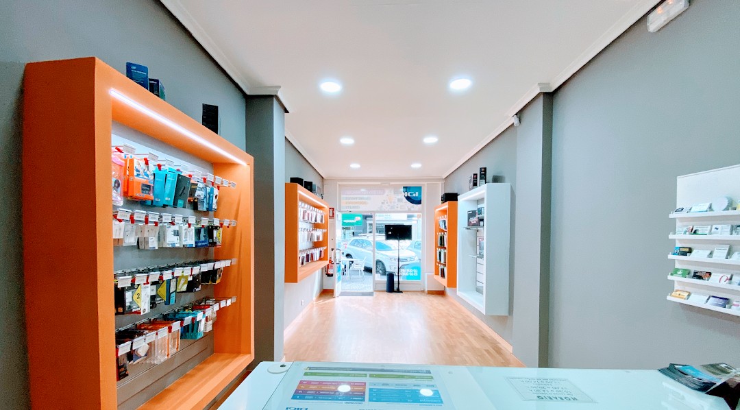Sala de accesorios y periféricos de Movilmática O2